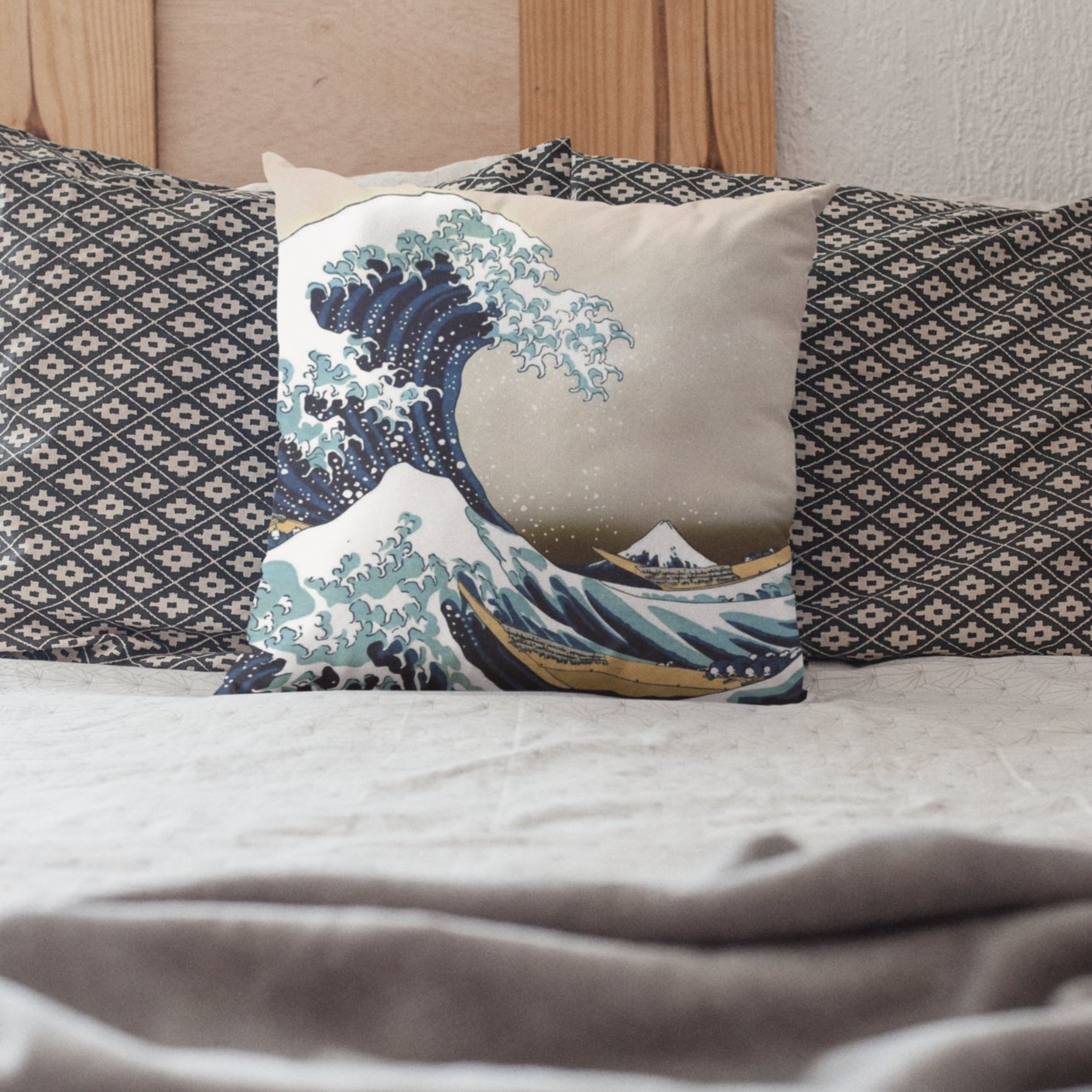the great wave of kanagawa accessories pillow cushion online